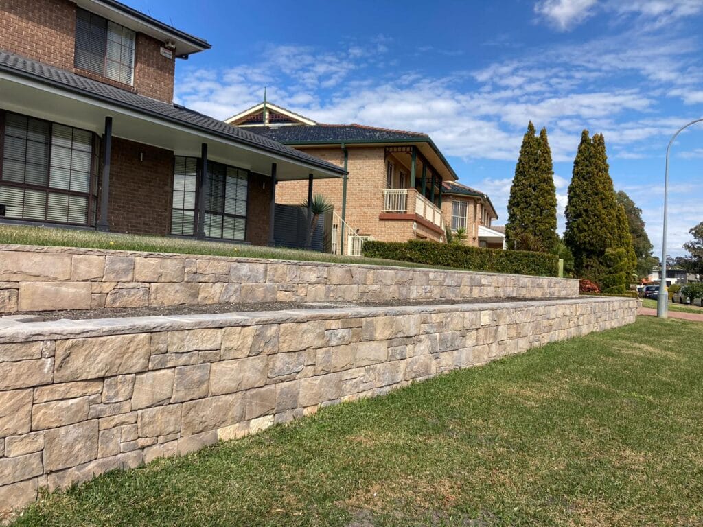 Dry Stack Earth Retaining Wall with Caps